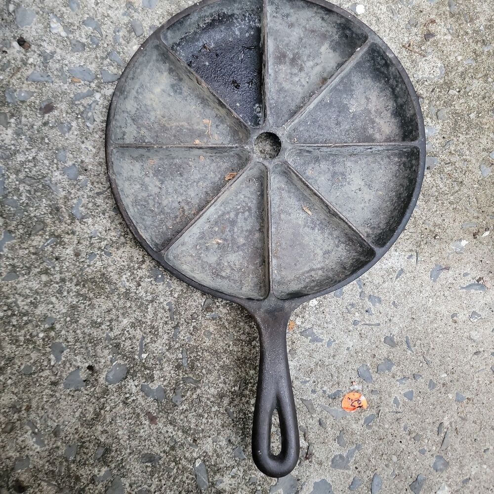 Vintage Cast Iron Corn Bread Wedge Skillet 9" Cooking Pan Marked